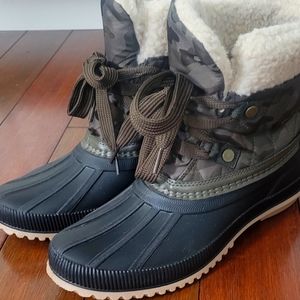 Maurices Womens boots size 11